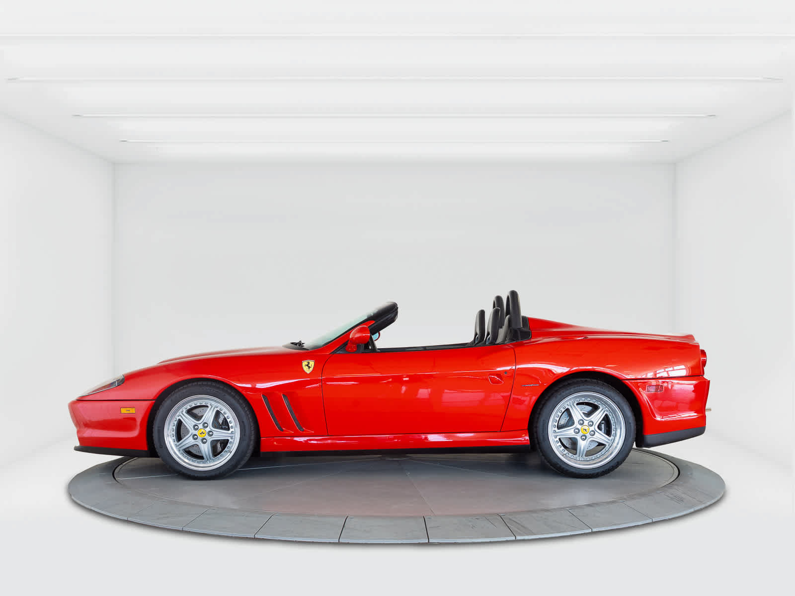 Used 2001 Ferrari 550 Maranello Barchetta RWD image 2