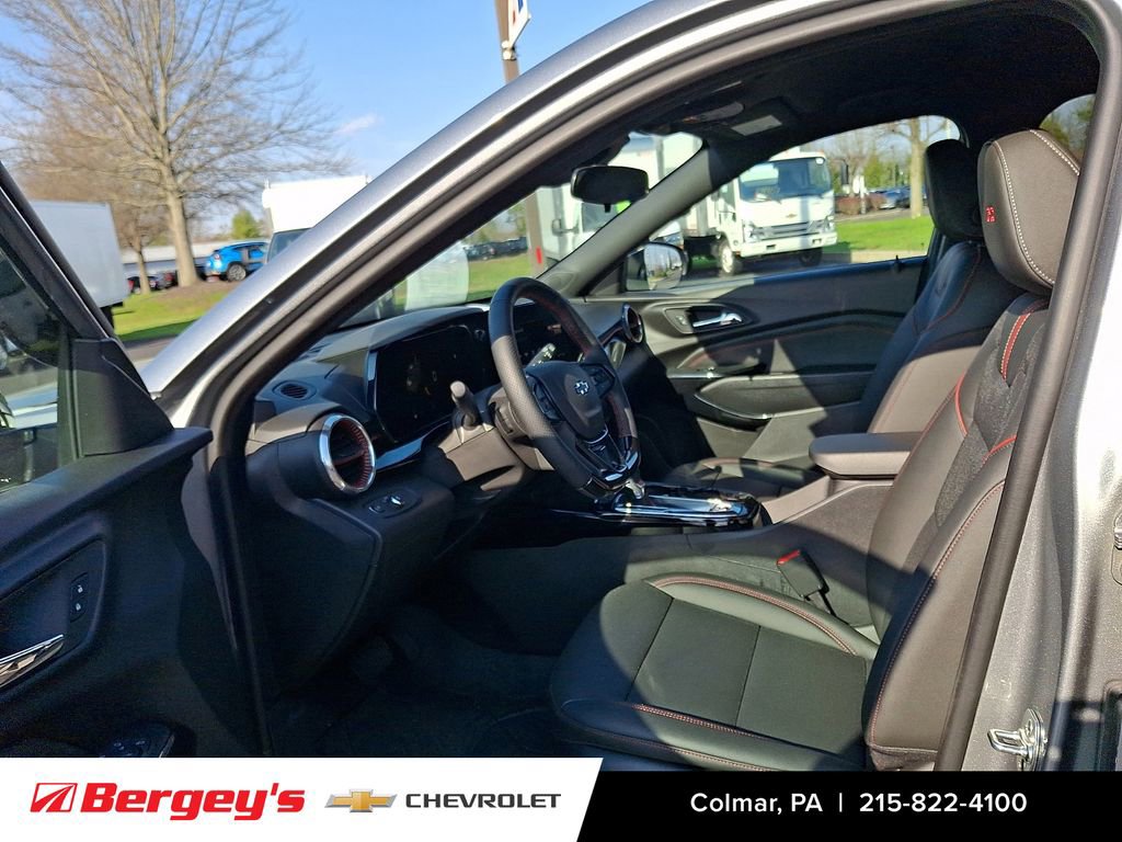 Certified 2026 Chevrolet Trax RS w/ Driver Confidence Package FWD image 16