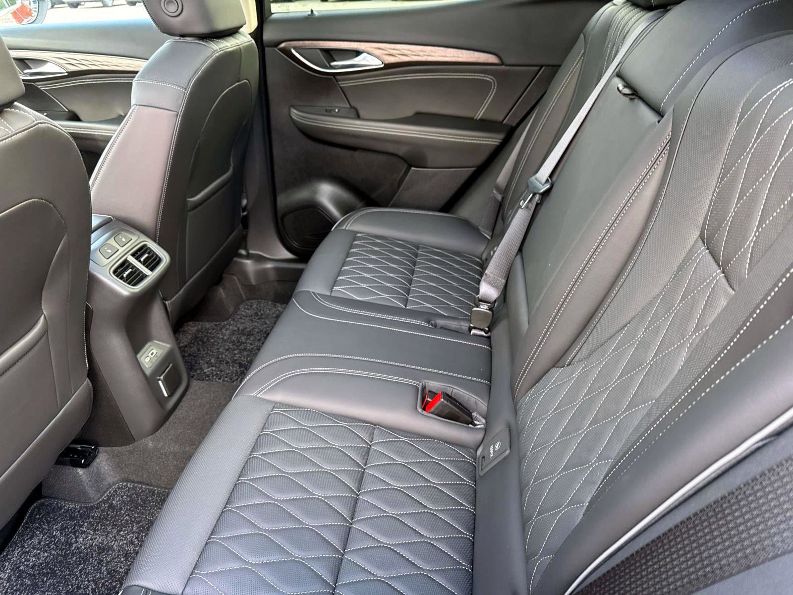 Certified 2023 Buick Envision Avenir image 12