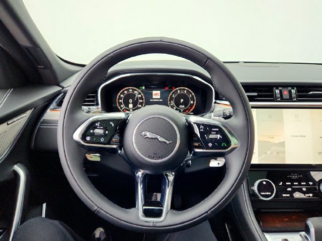 Certified 2026 Jaguar F-PACE R-Dynamic S AWD/4WD image 25