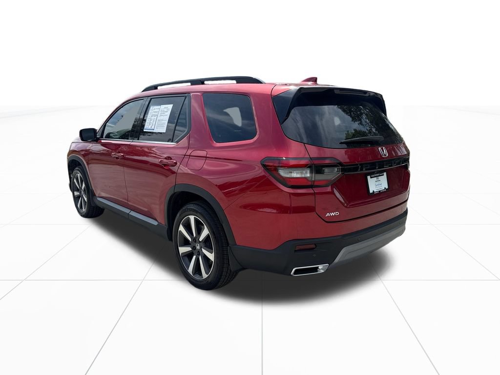 Certified 2025 Honda Pilot Touring image 6