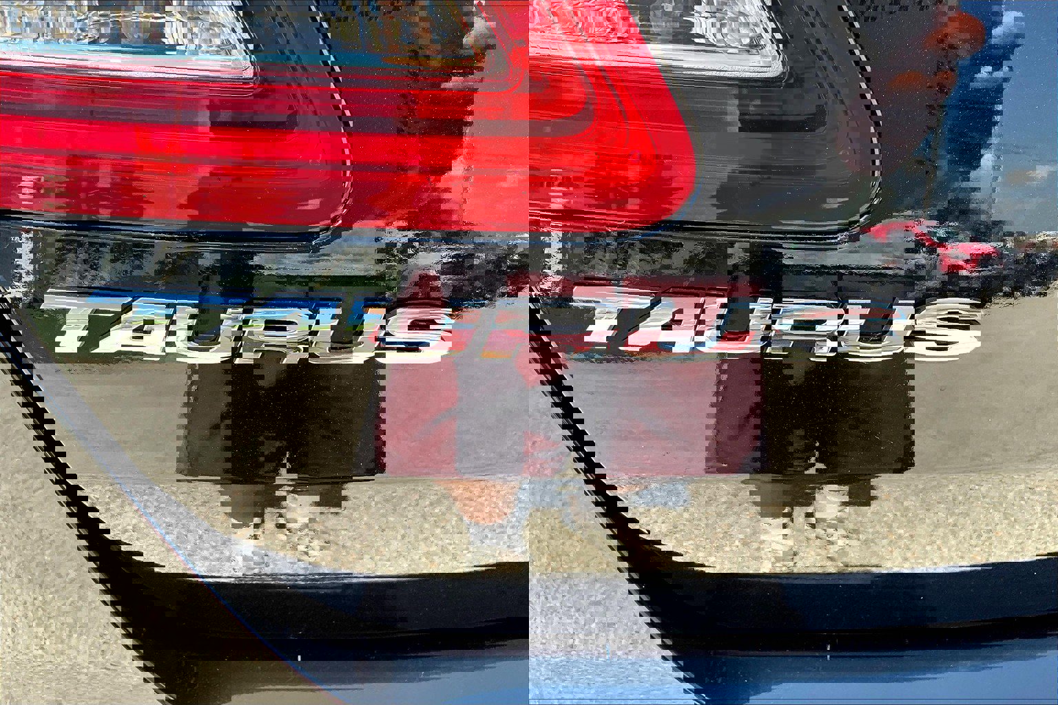 Used 2018 Ford Taurus SEL w/ Equipment Group 201A image 32