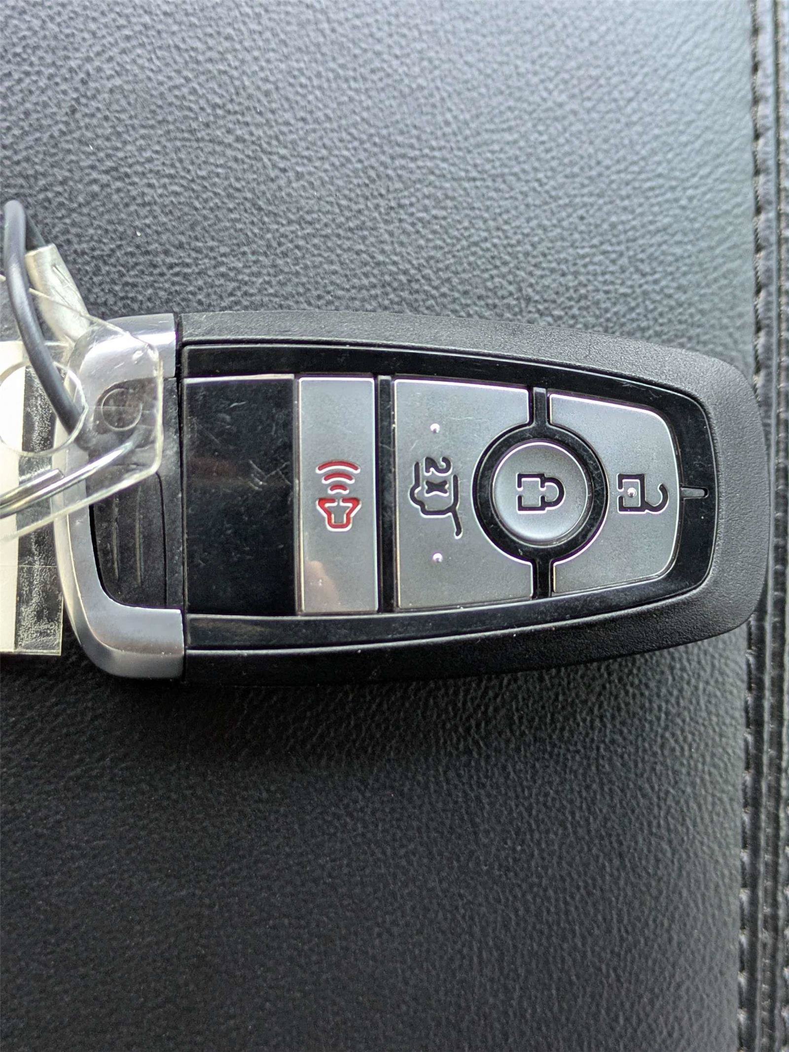 Used 2024 Ford Explorer XLT RWD image 32