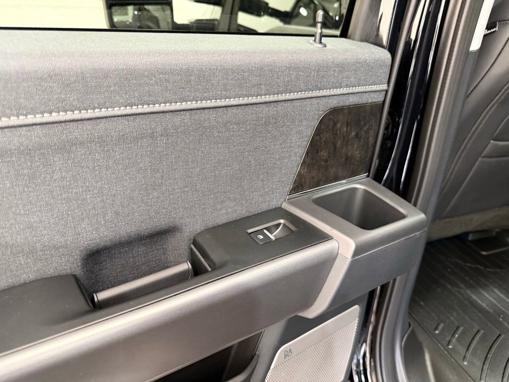 New 2026 Ford F250 Lariat w/ Black Appearance Package image 17