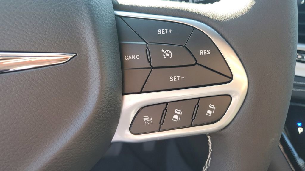 New 2026 Chrysler Pacifica Select image 28