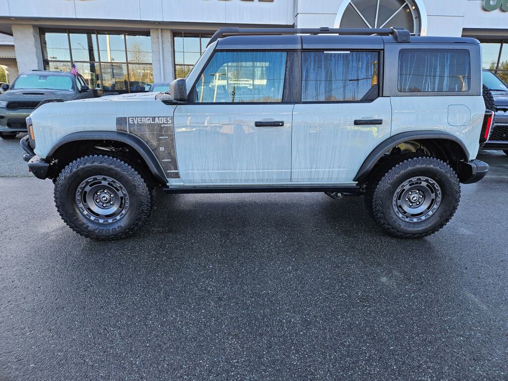 Used 2024 Ford Bronco Everglades image 2