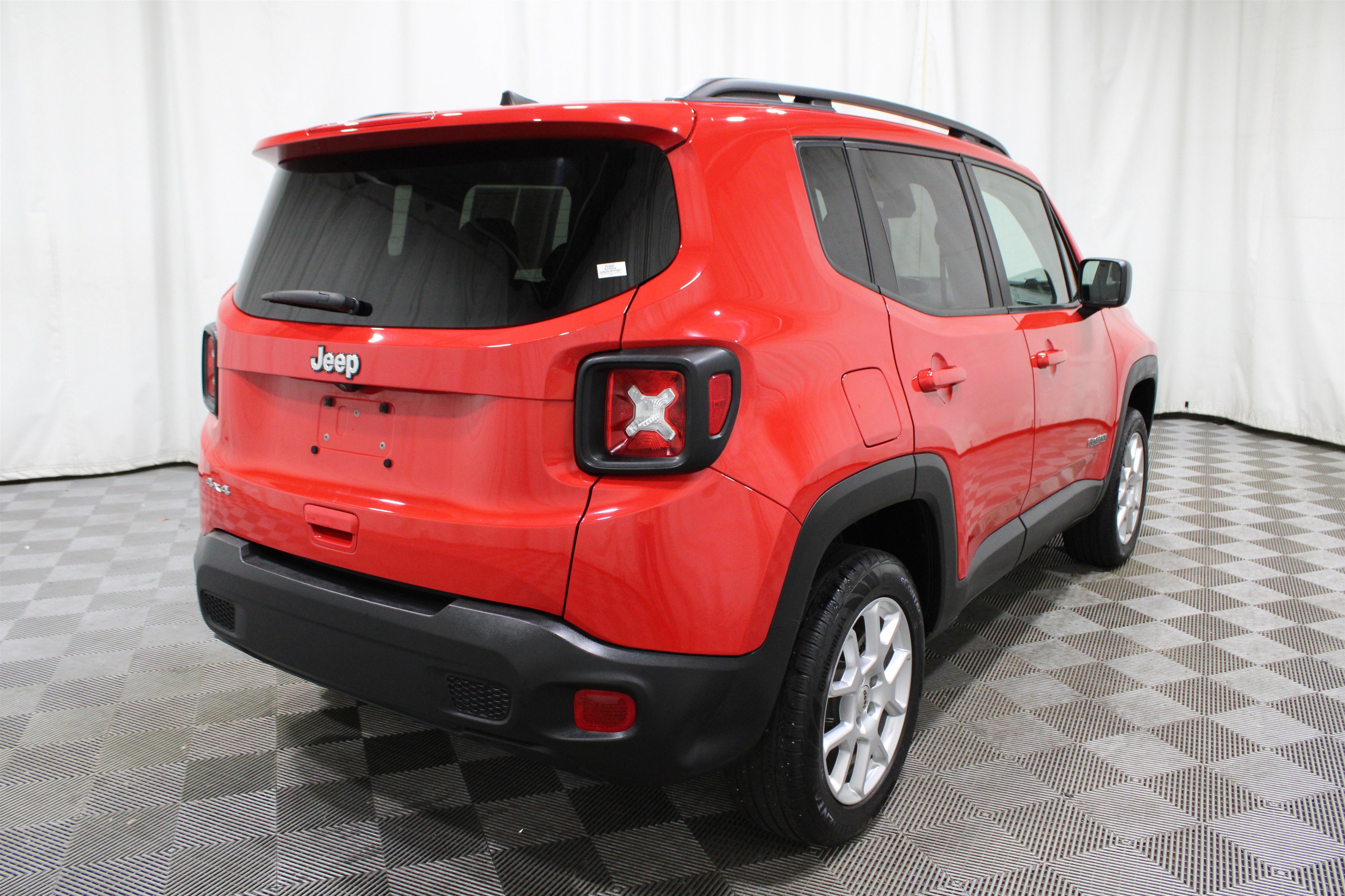 Used 2023 Jeep Renegade Latitude w/ Premium Group image 34