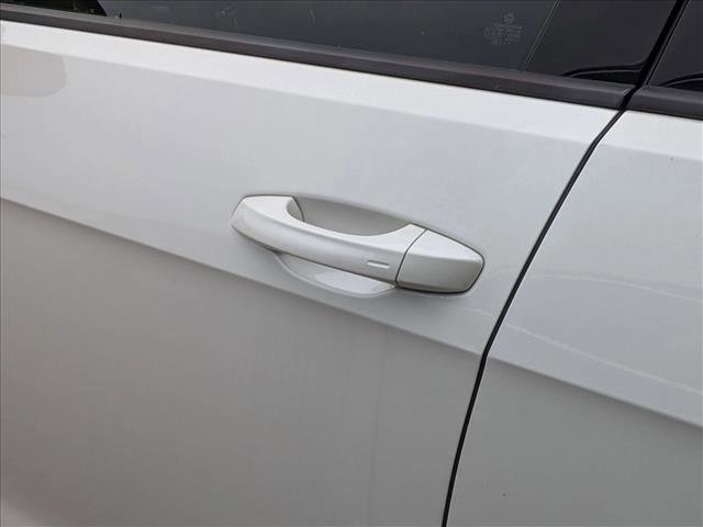 Used 2016 Volkswagen Golf 4-Door AWD/4WD image 14