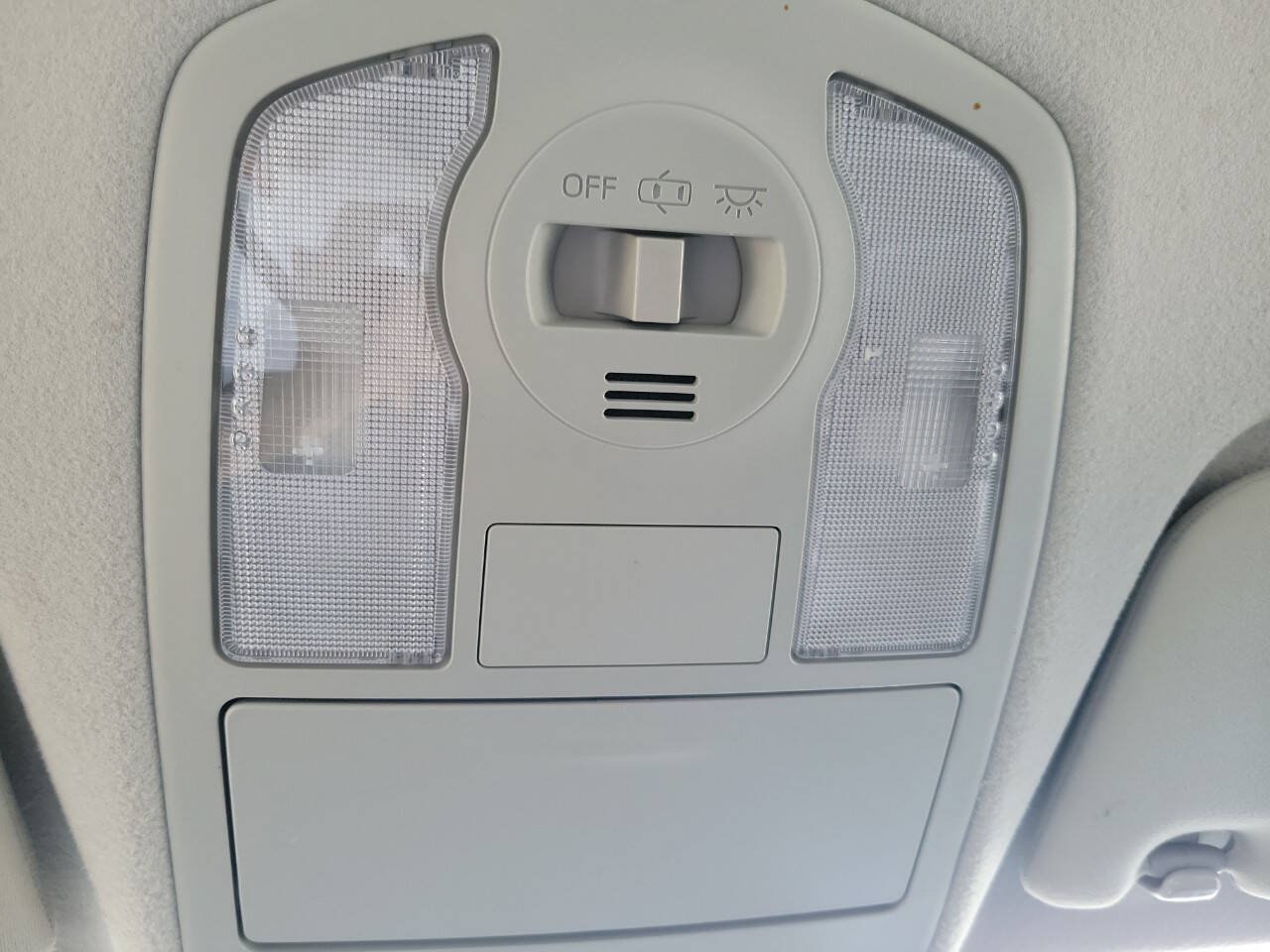 Used 2013 Toyota Prius V Five FWD image 9