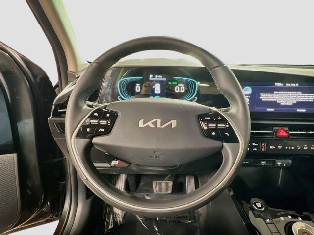Used 2025 Kia Niro EX FWD image 11
