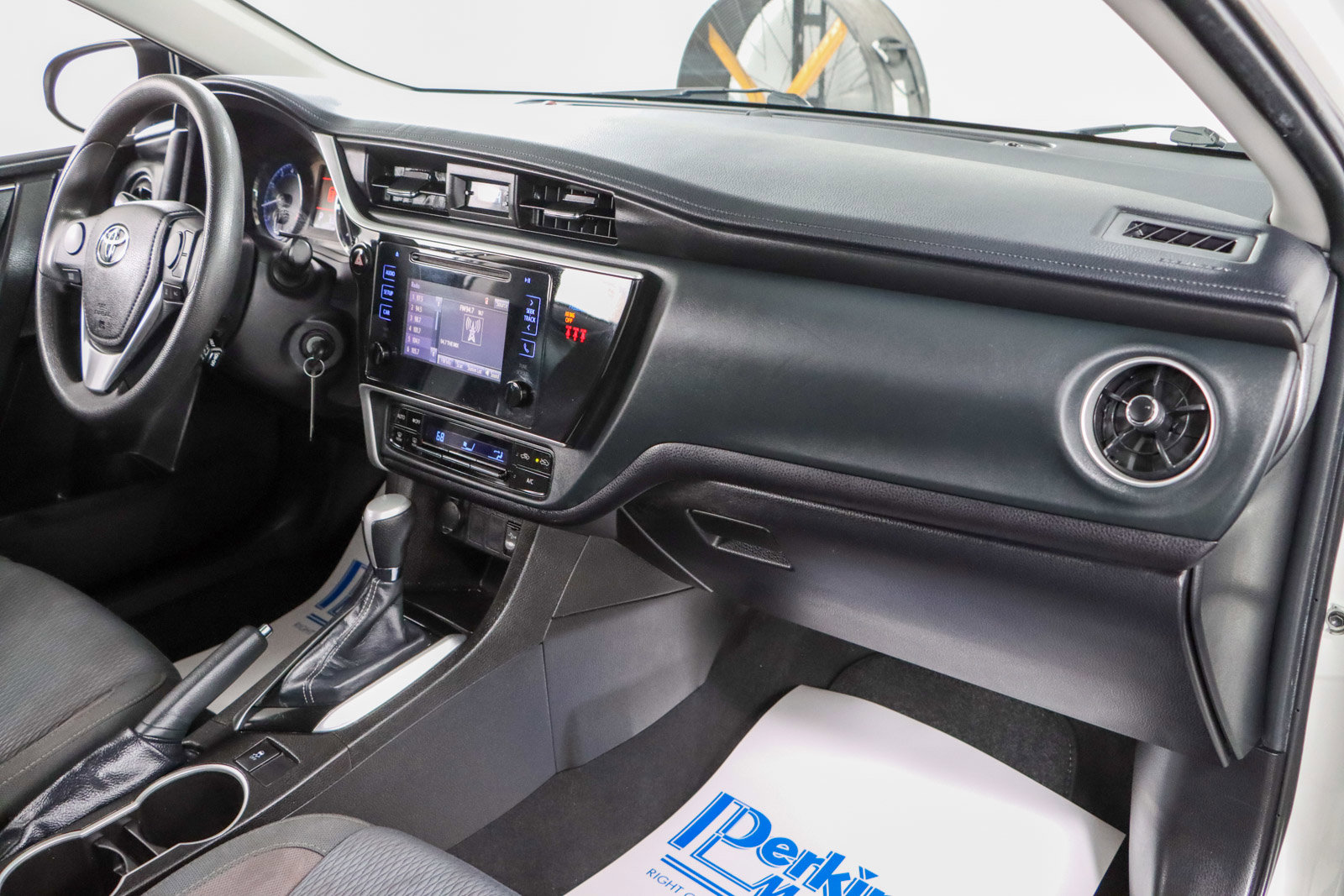 Used 2019 Toyota Corolla LE image 25