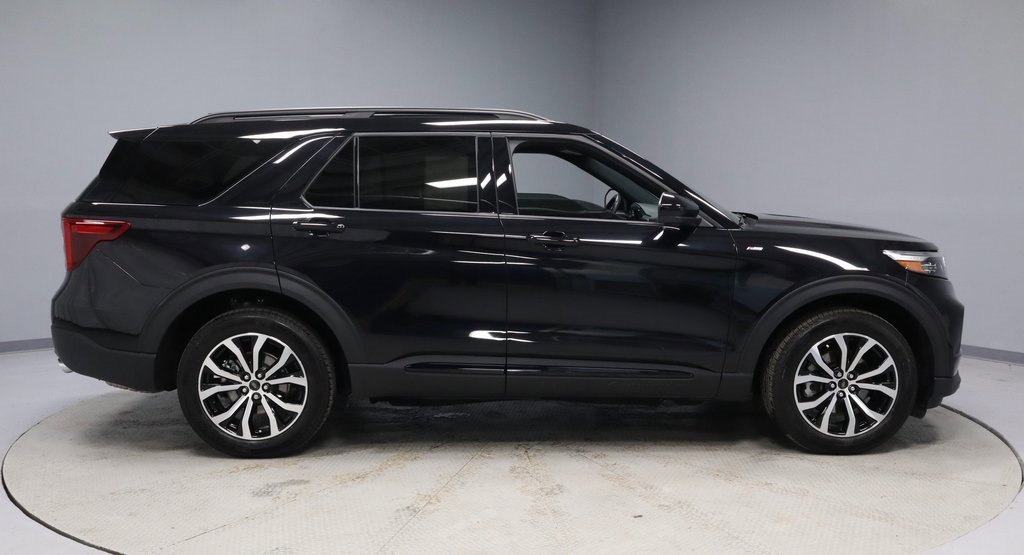 Certified 2024 Ford Explorer ST-Line w/ Class IV Trailer Tow Package image 13
