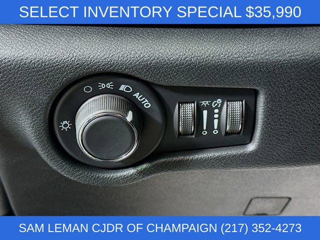 New 2026 Chrysler Voyager LX FWD image 10