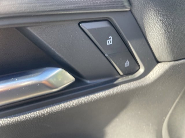 Used 2025 GMC Acadia Elevation image 11