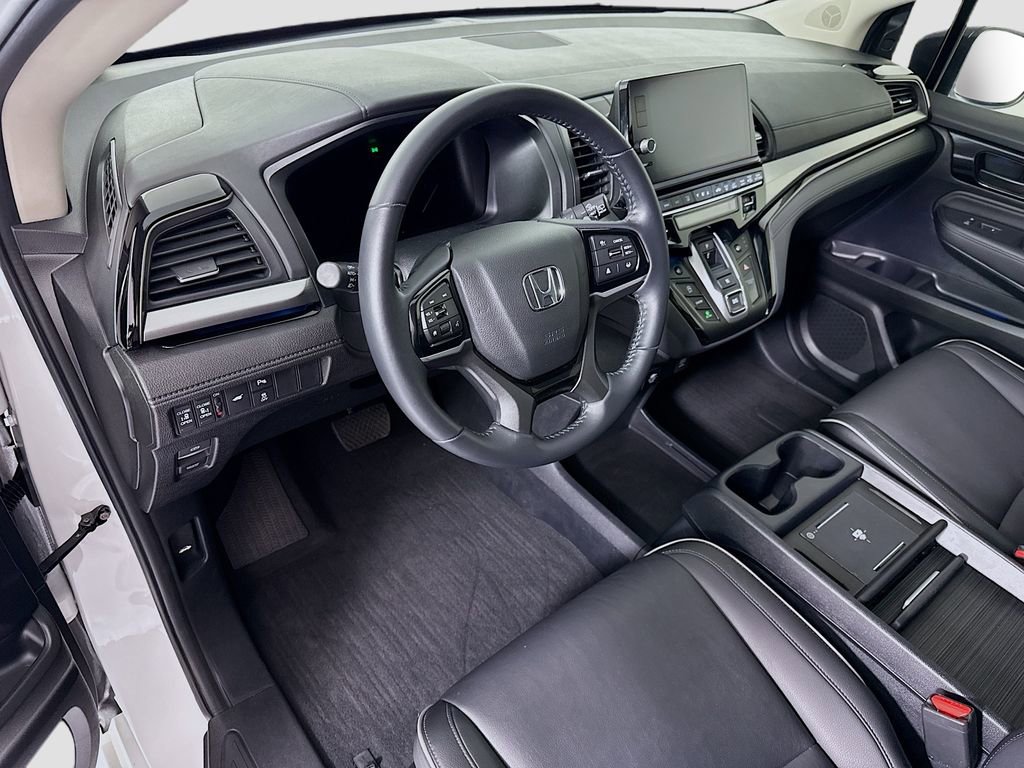 Certified 2025 Honda Odyssey Touring image 9