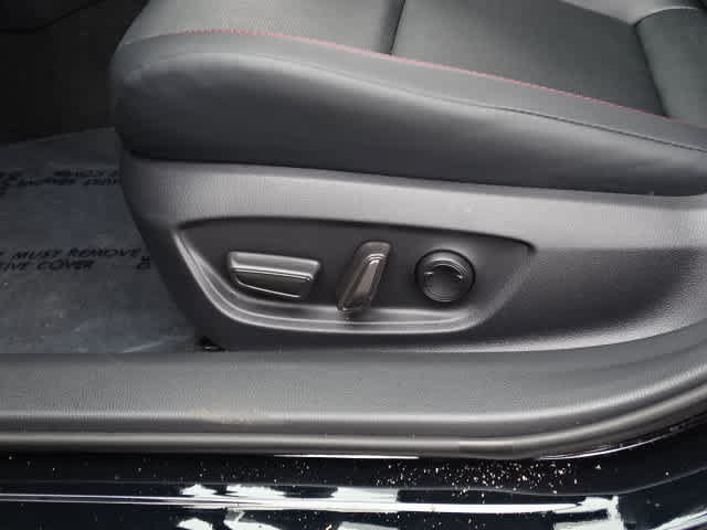 Certified 2026 Toyota Prius Plug-In Hybrid FWD image 17