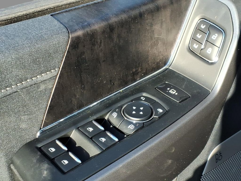 New 2026 Ford F250 Lariat w/ Black Appearance Package image 16