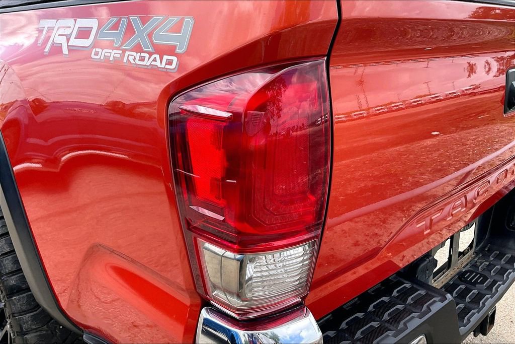 Used 2017 Toyota Tacoma TRD Off-Road w/ Tow Package (A/T) image 15