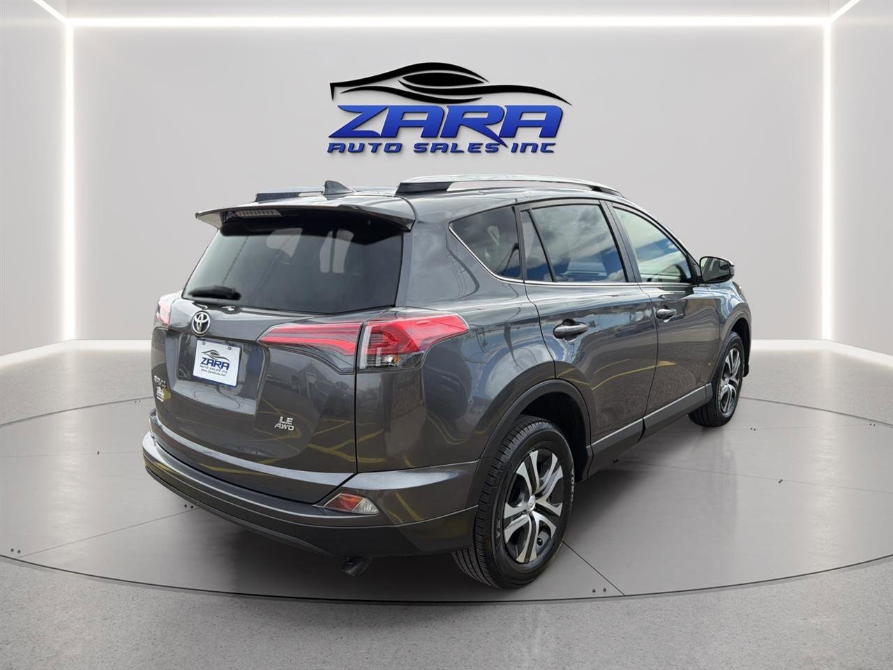 Used 2017 Toyota RAV4 LE w/ Carpet Mat Package image 7