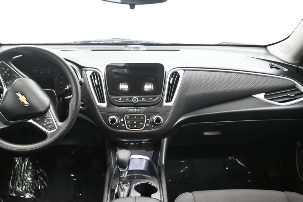 Used 2023 Chevrolet Malibu LT FWD image 10