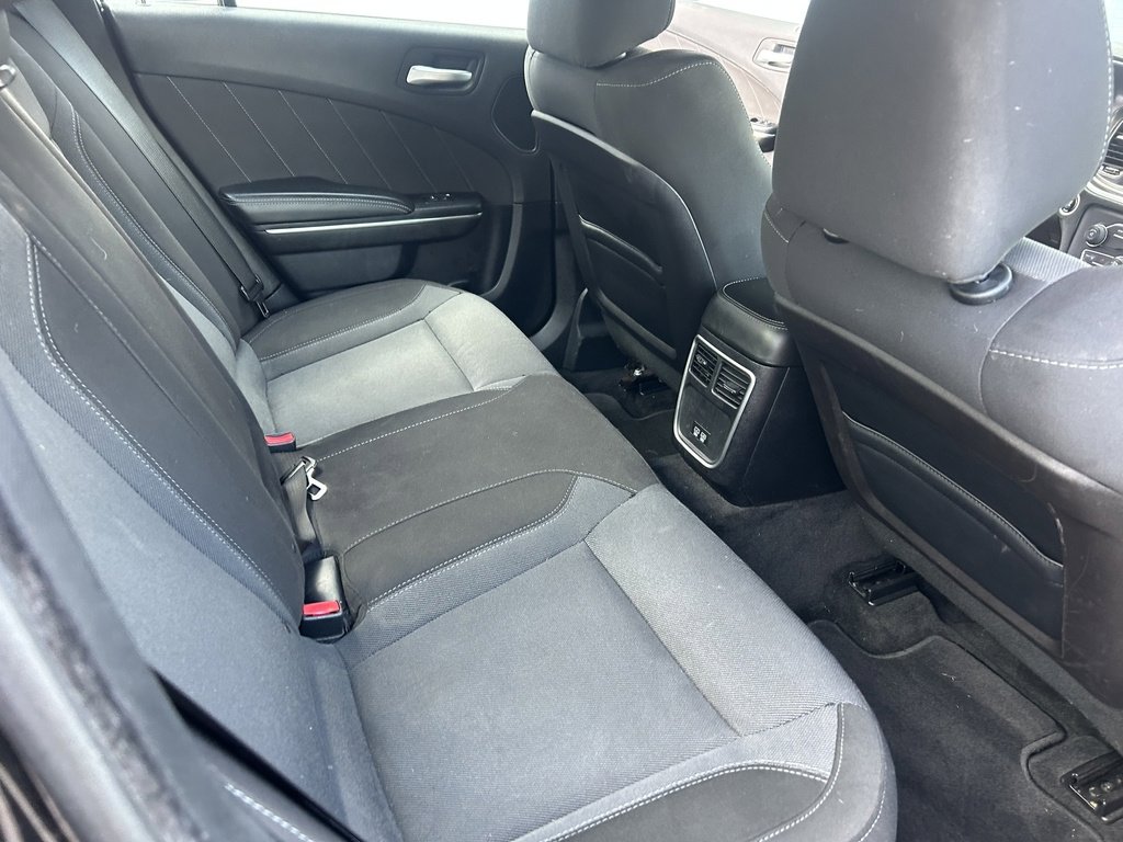 Used 2015 Dodge Charger SXT image 13