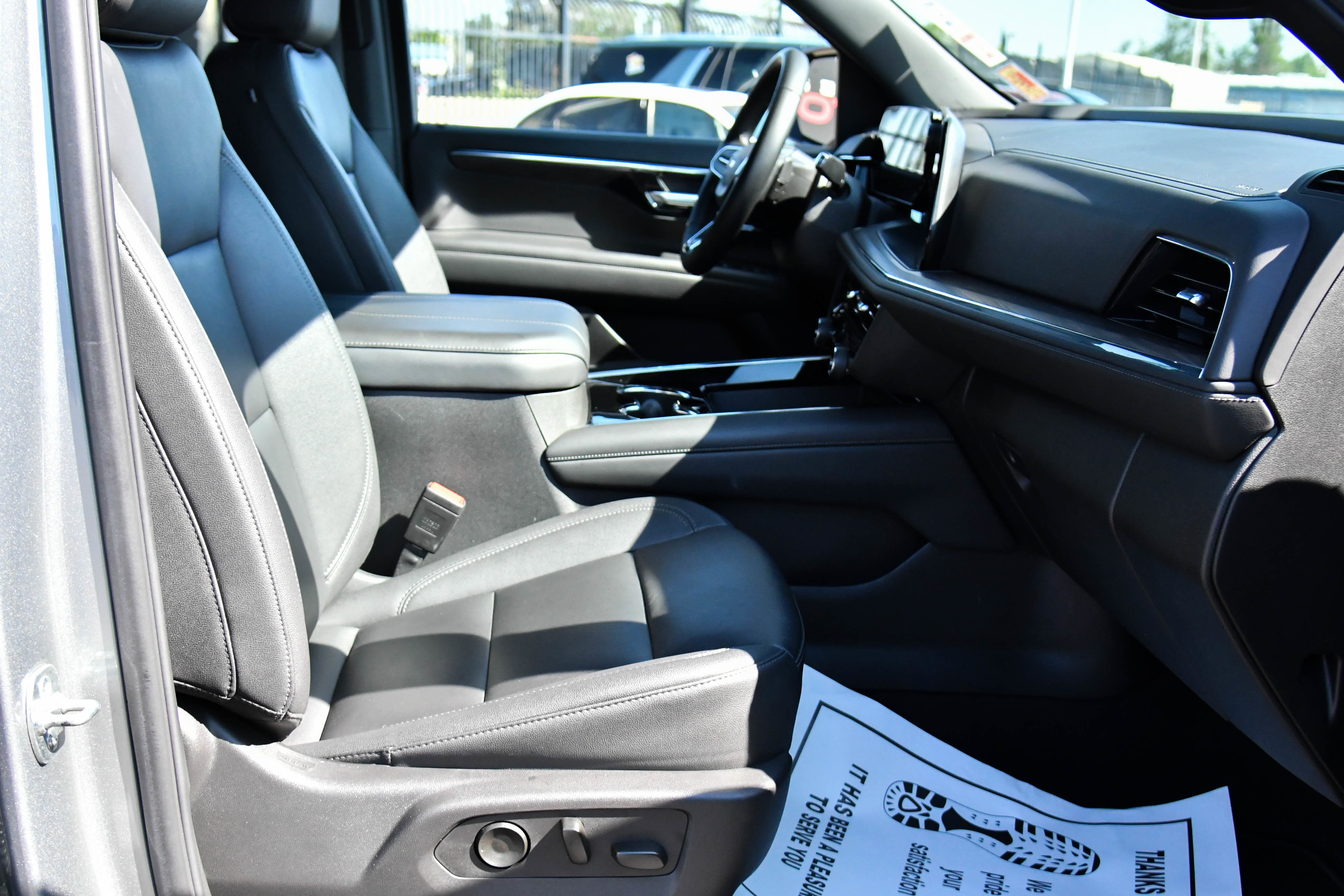 Used 2025 Chevrolet Tahoe LT AWD/4WD image 58