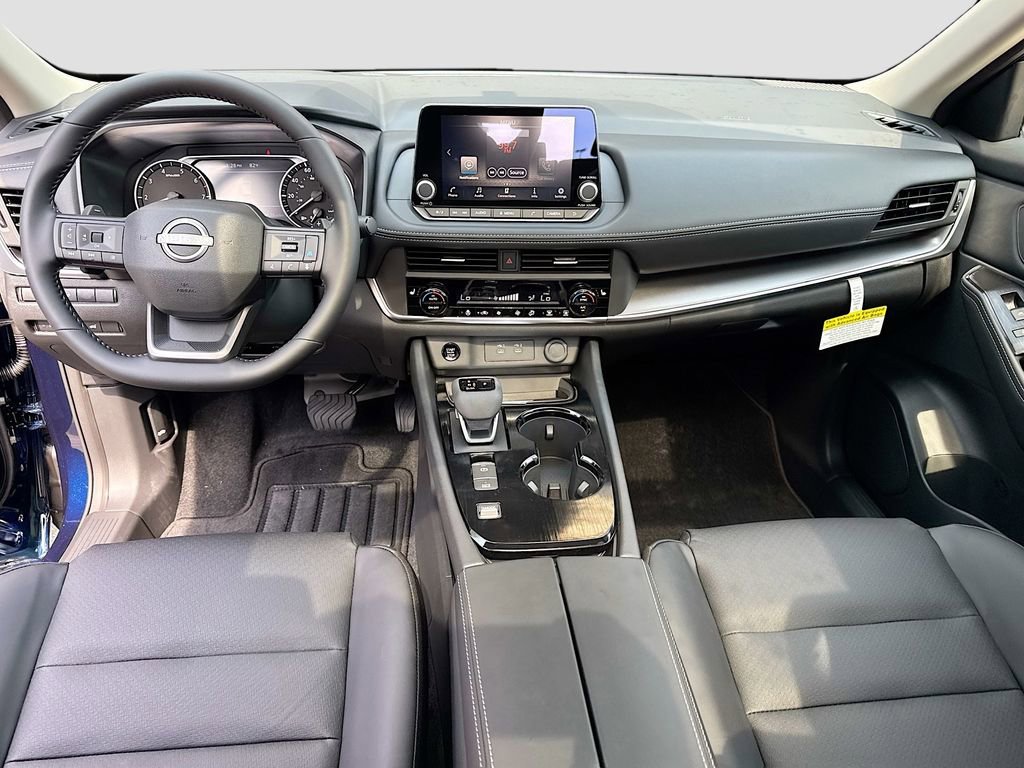 Used 2025 Nissan Rogue SV w/ SV Premium Package image 19