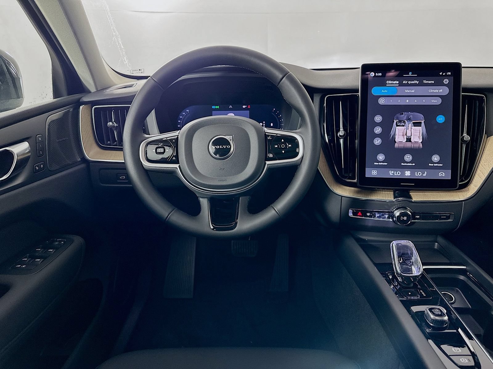 New 2026 Volvo XC60 B5 Plus w/ Protection Package Premier AWD/4WD image 15