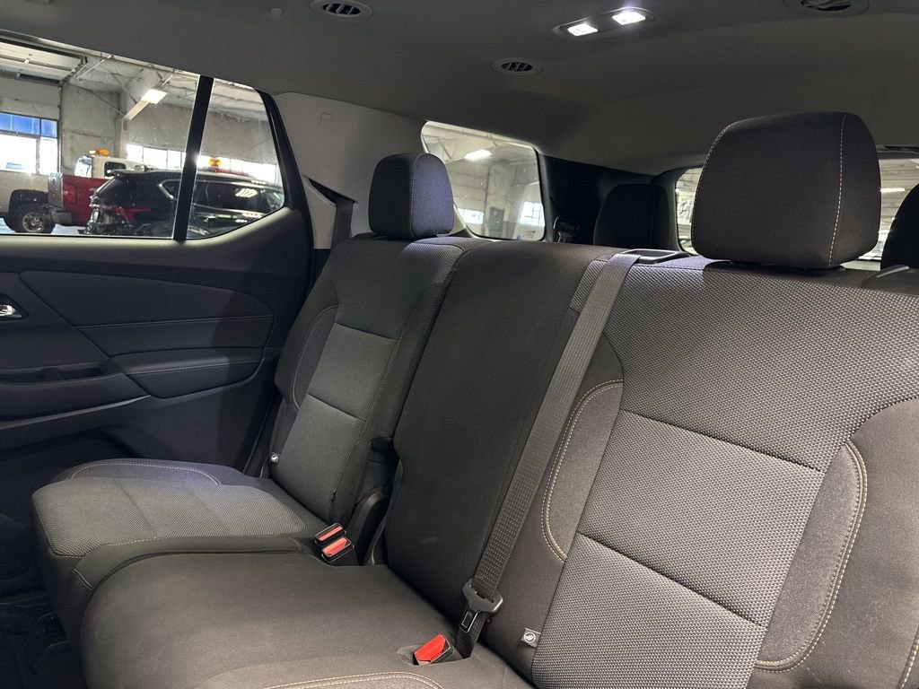 Used 2021 Chevrolet Traverse LS image 20