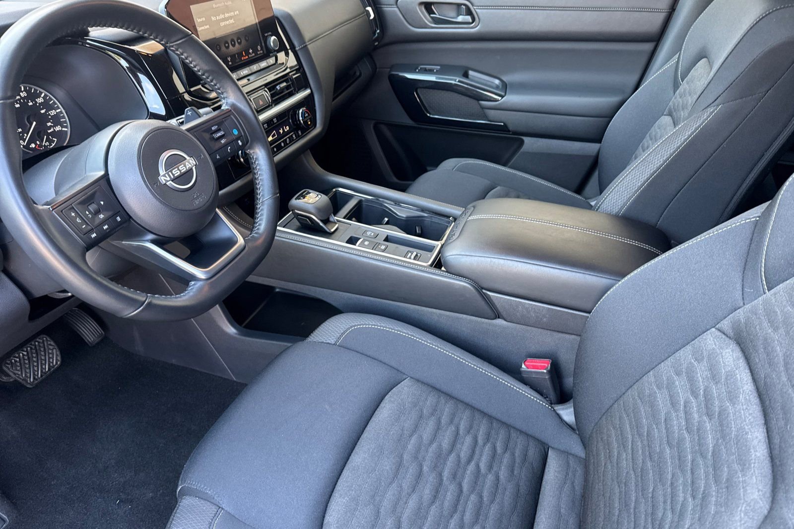 Used 2025 Nissan Pathfinder SV FWD image 13