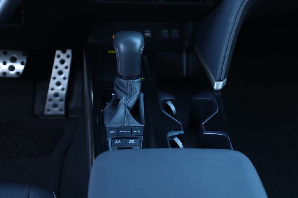 Used 2025 Toyota Camry SE image 33