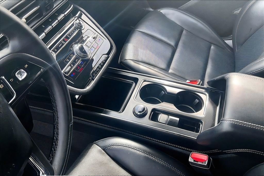 Used 2022 Lincoln Corsair AWD w/ Equipment Group 101A image 15