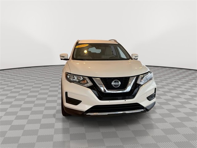 Used 2020 Nissan Rogue SV w/ Premium Package image 3