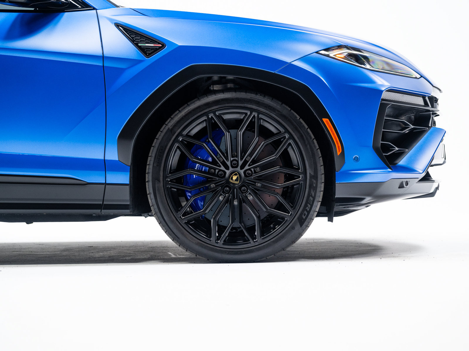 Used 2025 Lamborghini Urus SE AWD/4WD image 12