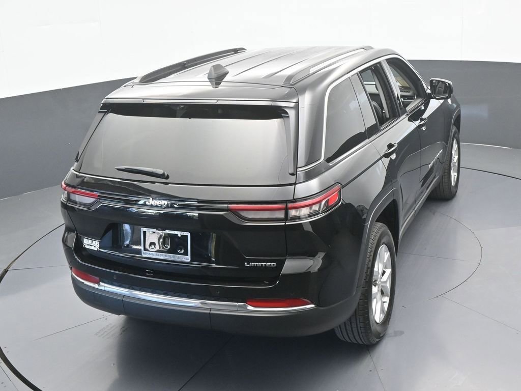 Used 2024 Jeep Grand Cherokee Limited w/ Luxury Tech Group II image 58