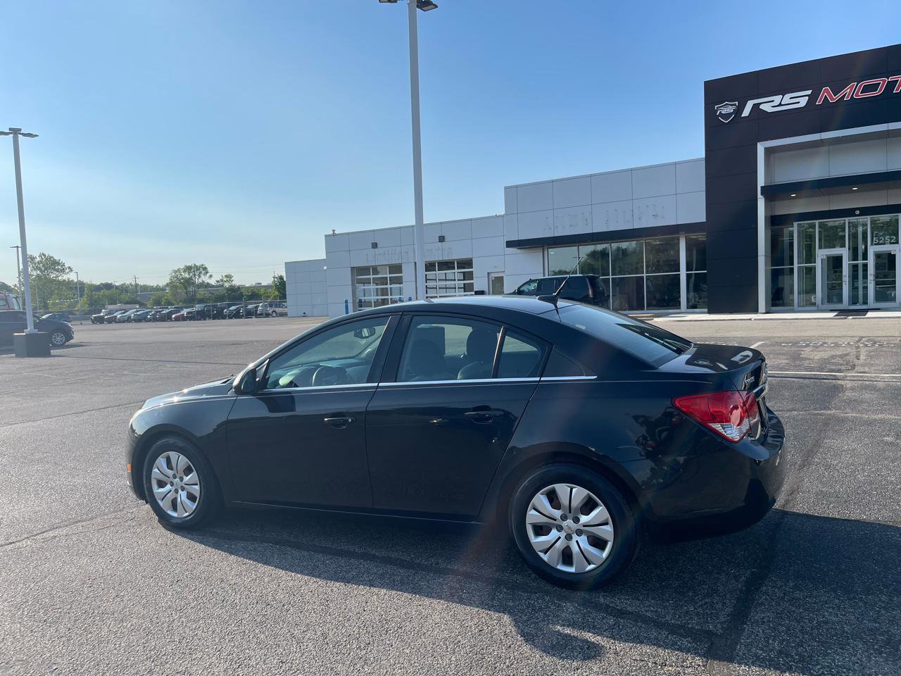 Used 2012 Chevrolet Cruze LS w/ Connectivity Package FWD image 3