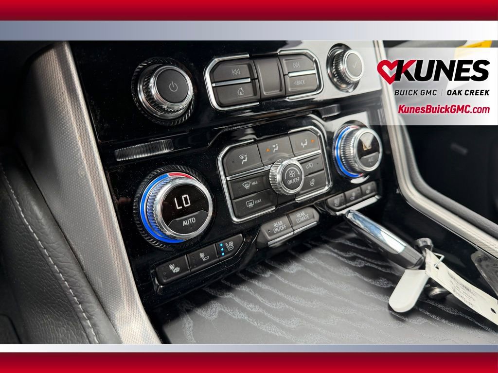 Used 2024 GMC Yukon Denali w/ Advanced Technology Package AWD/4WD image 21