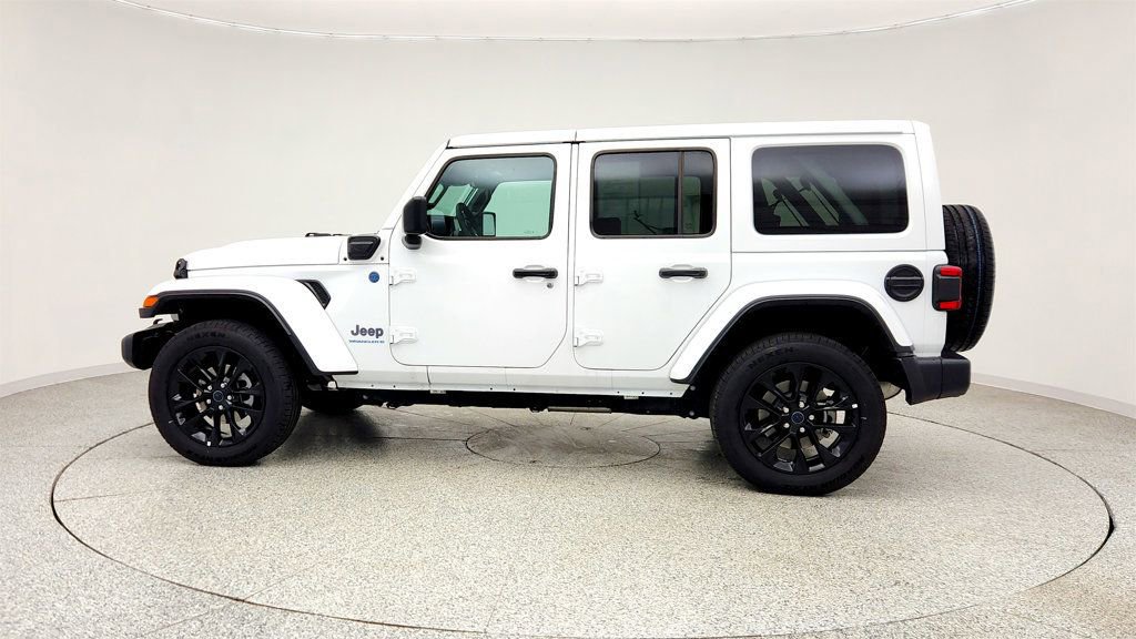 Used 2025 Jeep Wrangler Unlimited Sahara w/ Safety Group AWD/4WD image 8