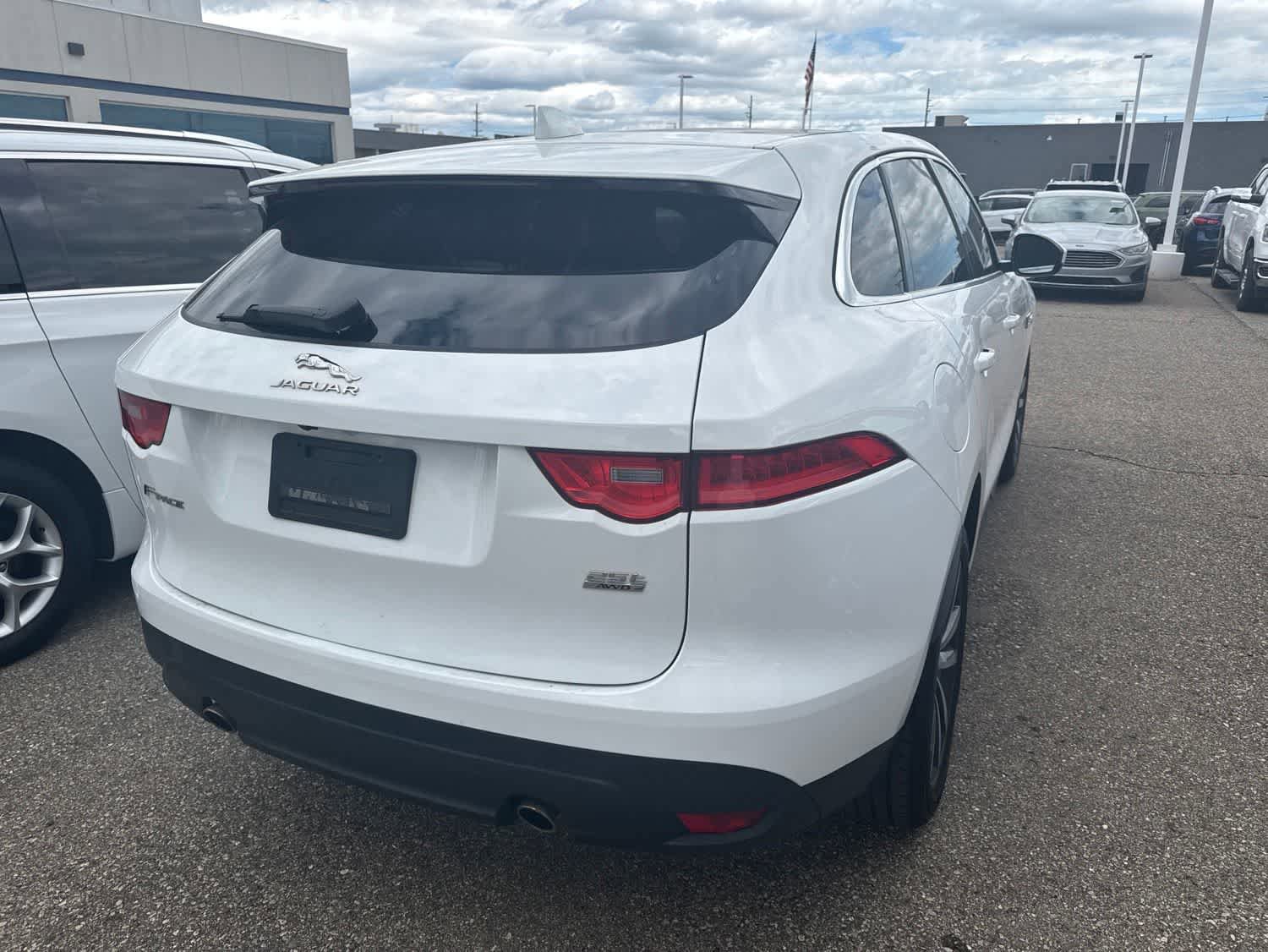 Used 2019 Jaguar F-PACE Prestige AWD/4WD image 9