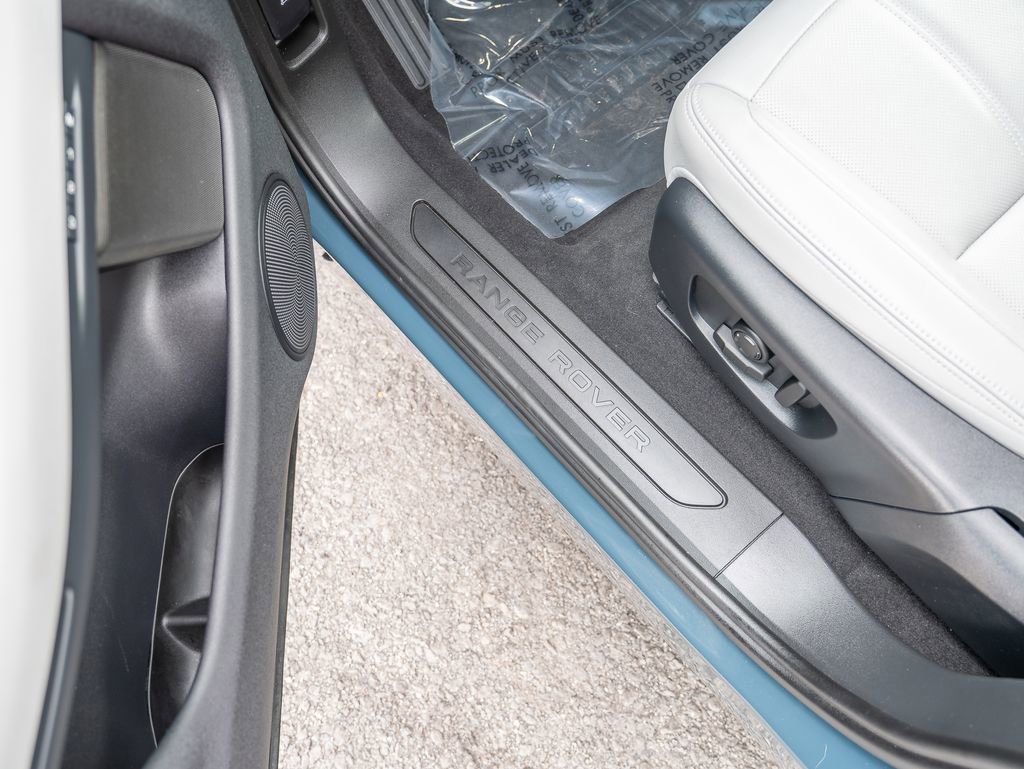 Certified 2025 Land Rover Range Rover Evoque S image 16