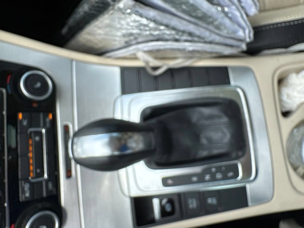 Used 2012 Volkswagen CC Lux FWD image 28