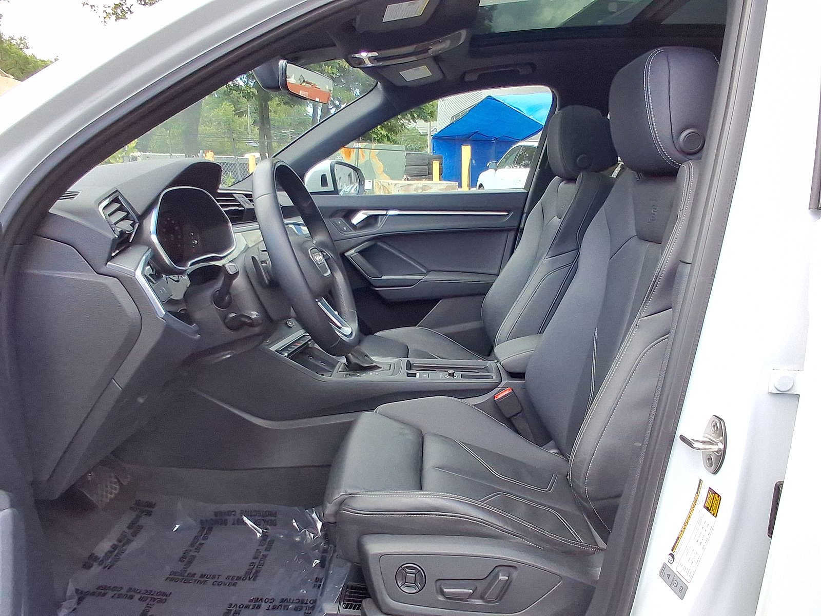 Used 2024 Audi Q3 2.0T Premium Plus w/ Premium Plus Package AWD/4WD image 17