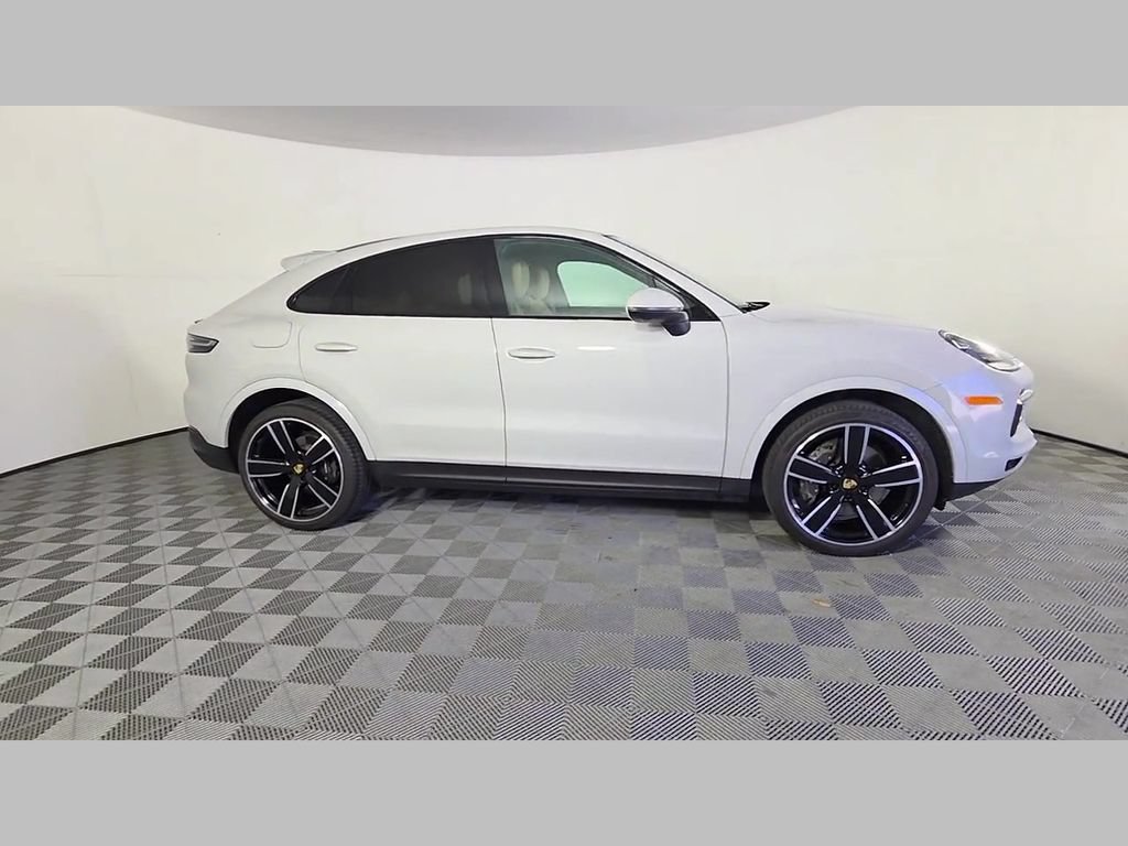 Used 2023 Porsche Cayenne Platinum Edition AWD/4WD image 35