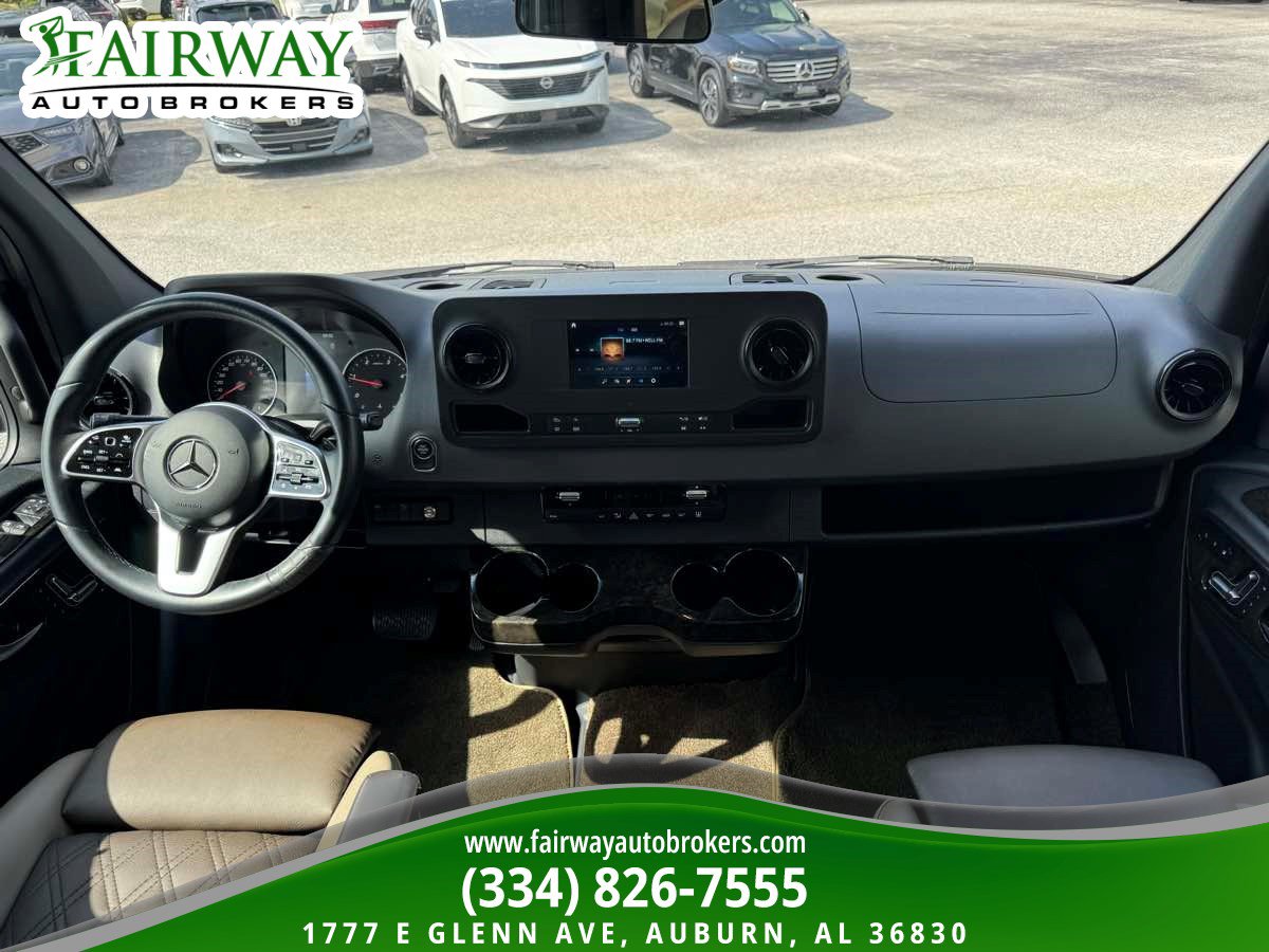 Used 2022 Mercedes-Benz Sprinter 2500 image 14