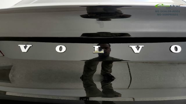 Used 2023 Volvo S90 B6 Plus AWD/4WD image 32