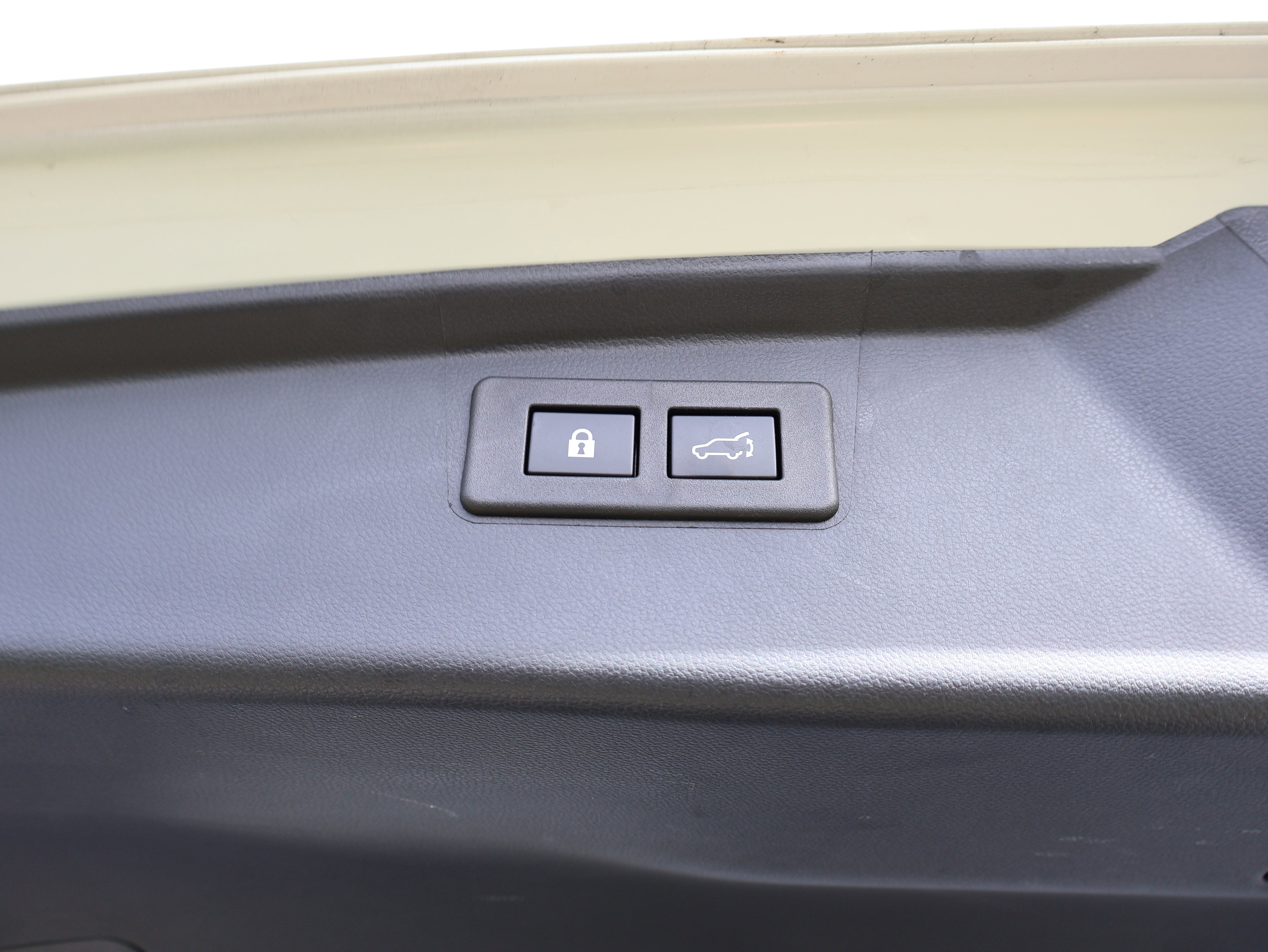 Used 2023 Subaru Outback Touring XT image 18