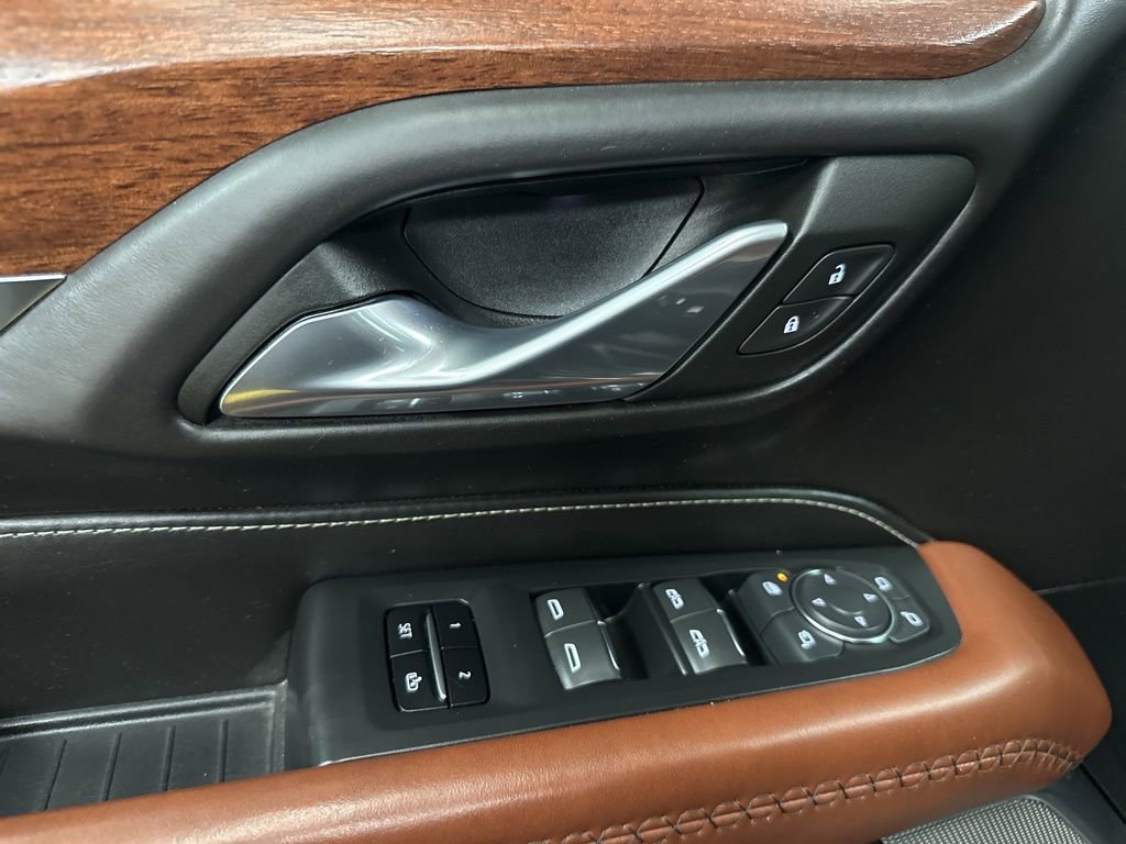 Used 2024 GMC Yukon Denali Ultimate AWD/4WD image 17