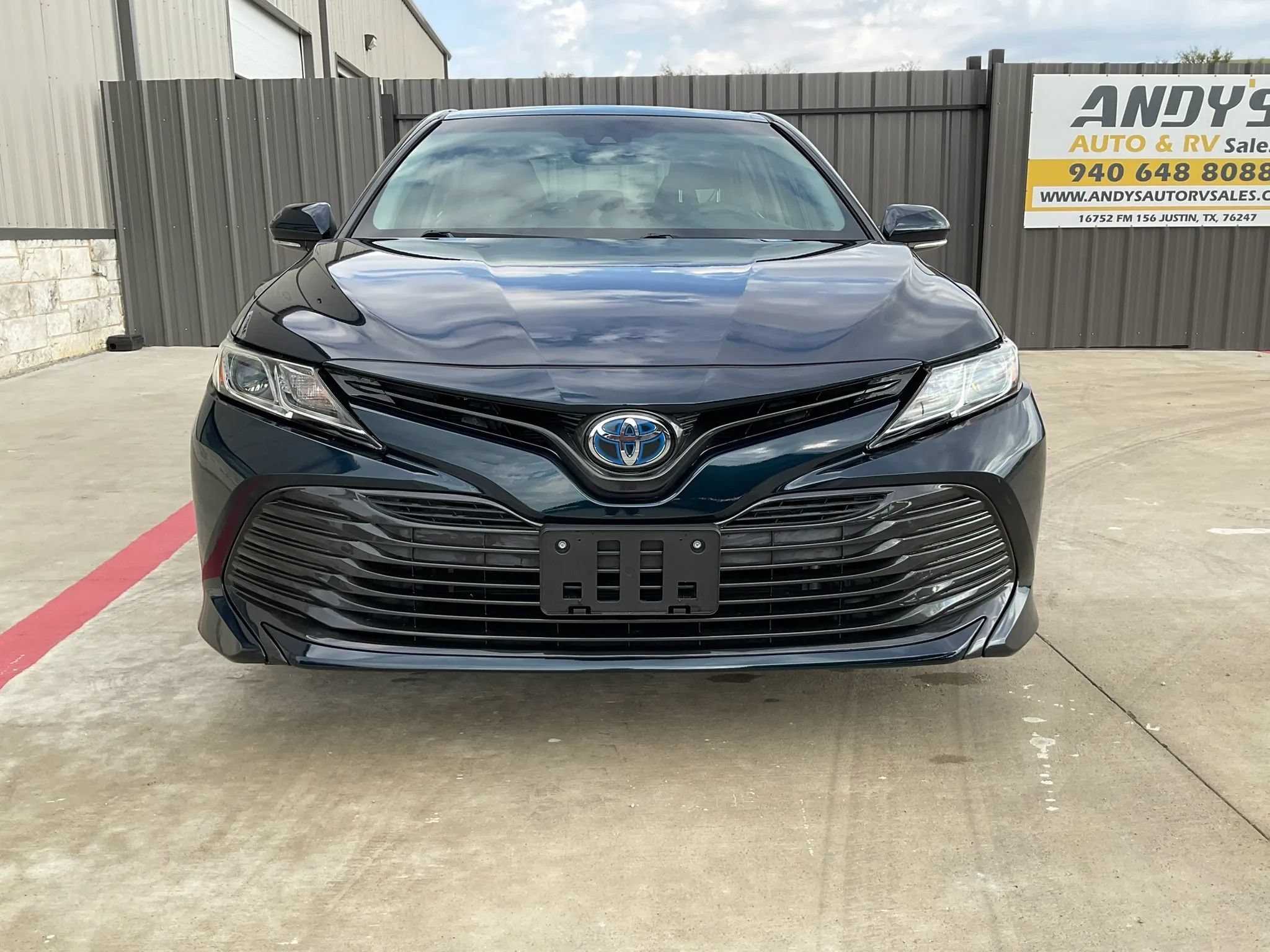 Used 2018 Toyota Camry LE w/ Audio Package FWD image 4