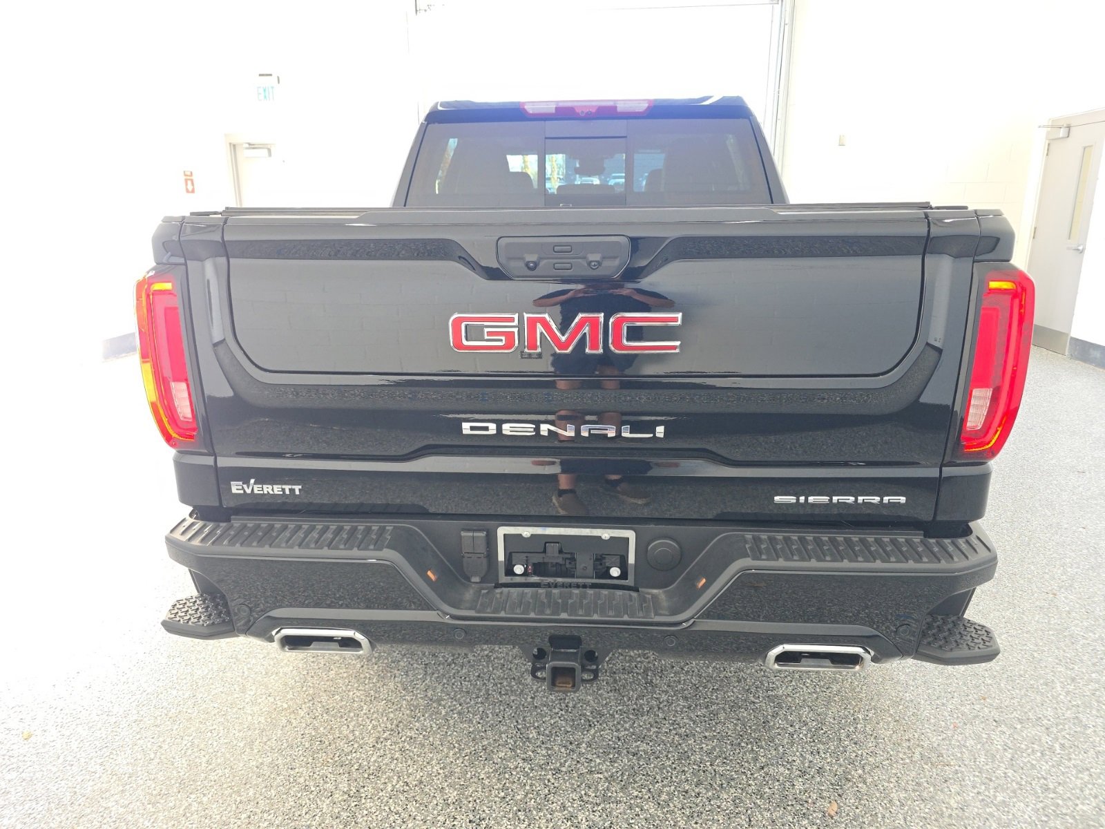 Used 2025 GMC Sierra 1500 Denali image 4