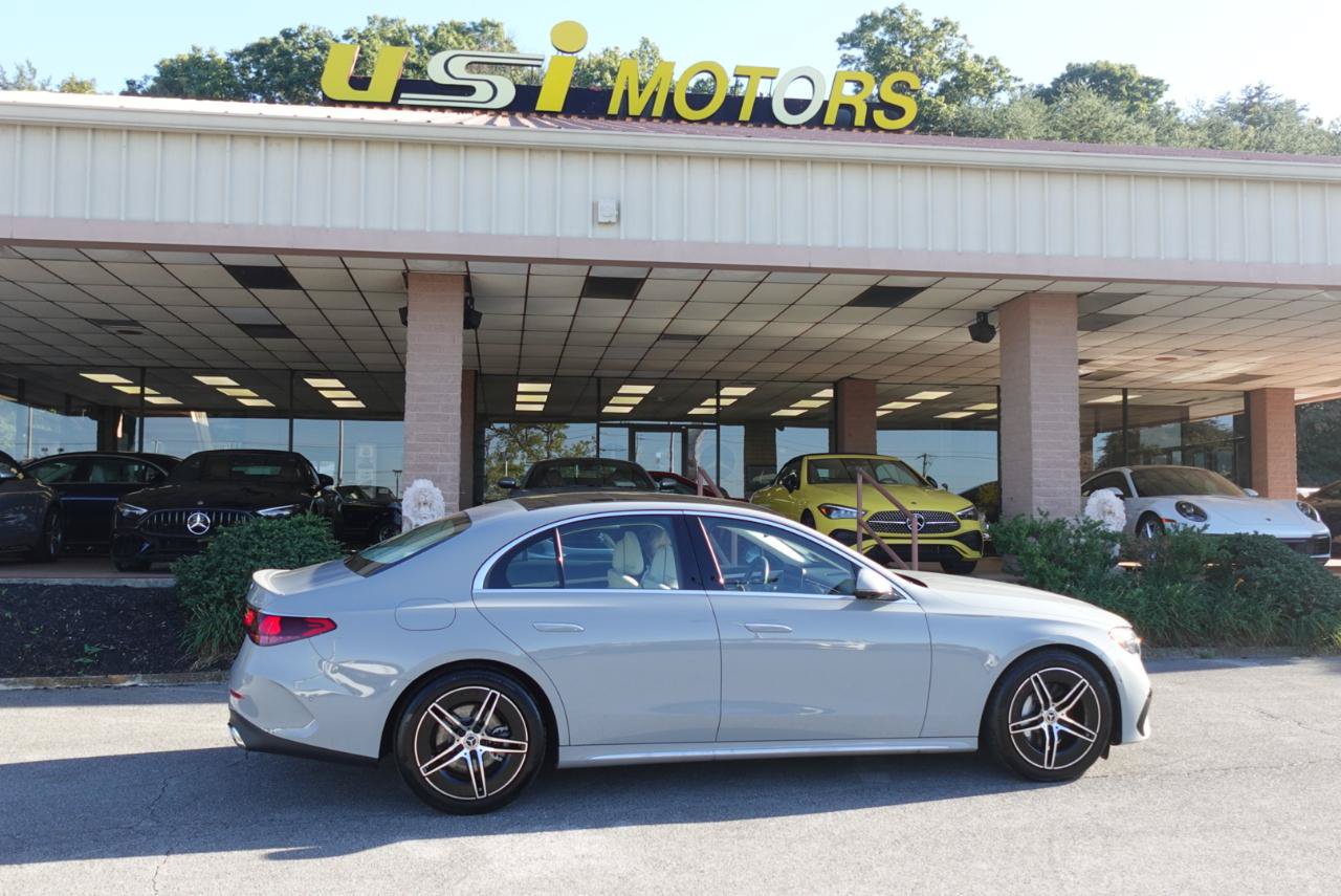 Used 2024 Mercedes-Benz E 350 4MATIC Sedan image 2